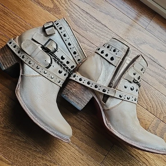 Freebird Sandra Studded Tan Ankle Boots